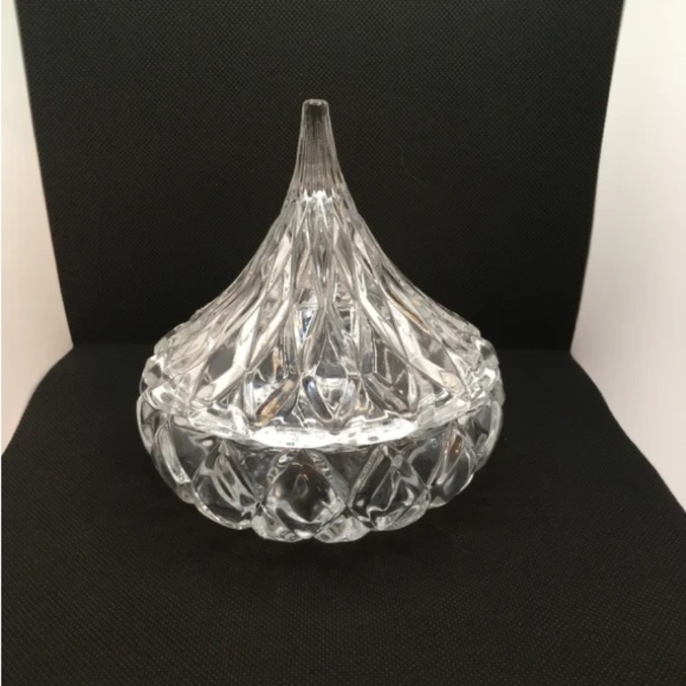 Elegant Clear Crystal Decorative Jar. Candy Dish, Crystal Hershey's Kiss